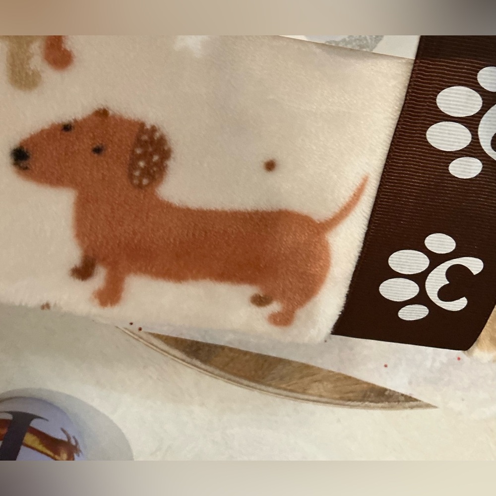 Multi Dachshund throw / blanket 50”x70” colors for all seasons use - Picture 8 of 11